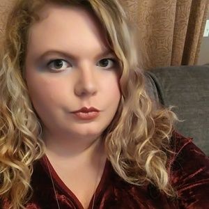 Meet your Posher, Cassie